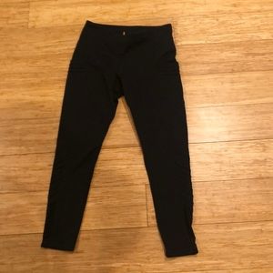 Lucy high waisted black leggings Sz L
